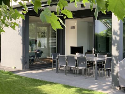 Westterrasse überdacht